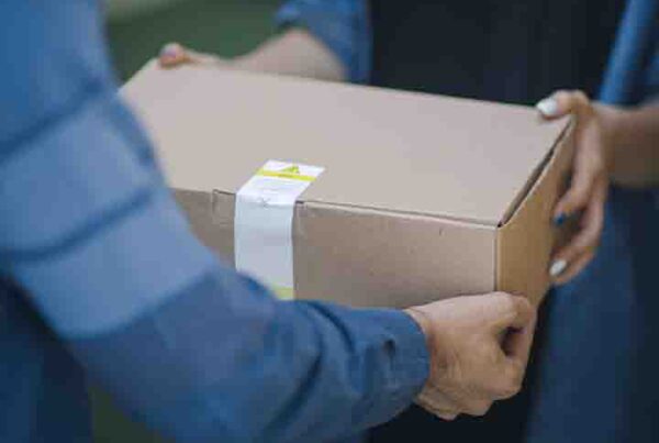 Packaging box for a shopify store