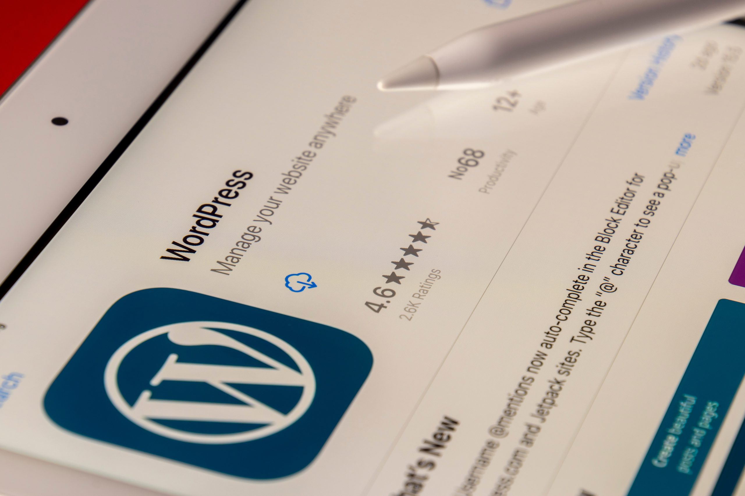 Content management system WordPress shown in the AppStore on a tablet
